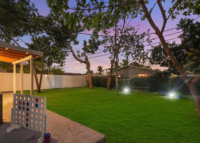 Spacious And Luxurious Home Centrally Located Between Miami And Ft. Lauderdale