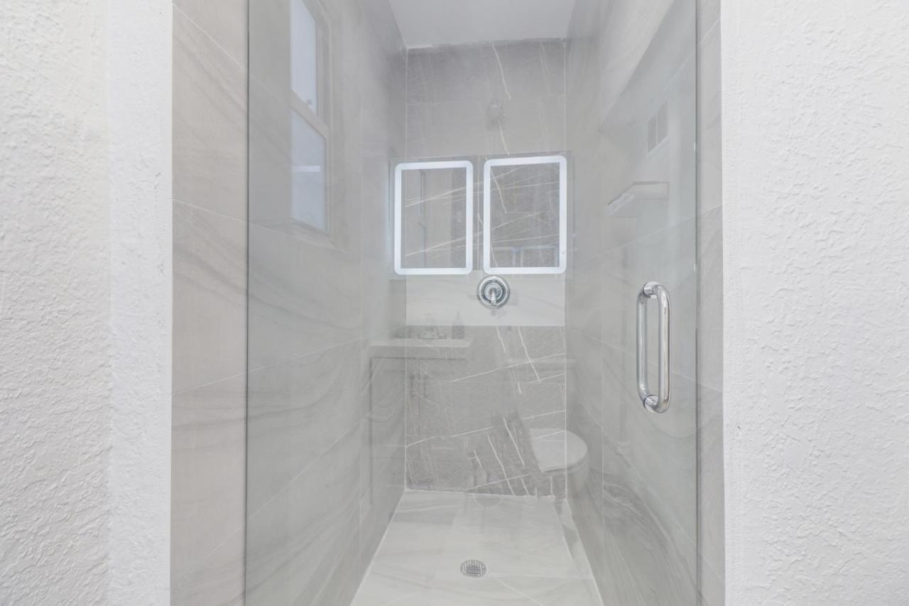 Hébergement de vacances Spacious And Luxurious Centrally Located Between Miami And Ft. Lauderdale *