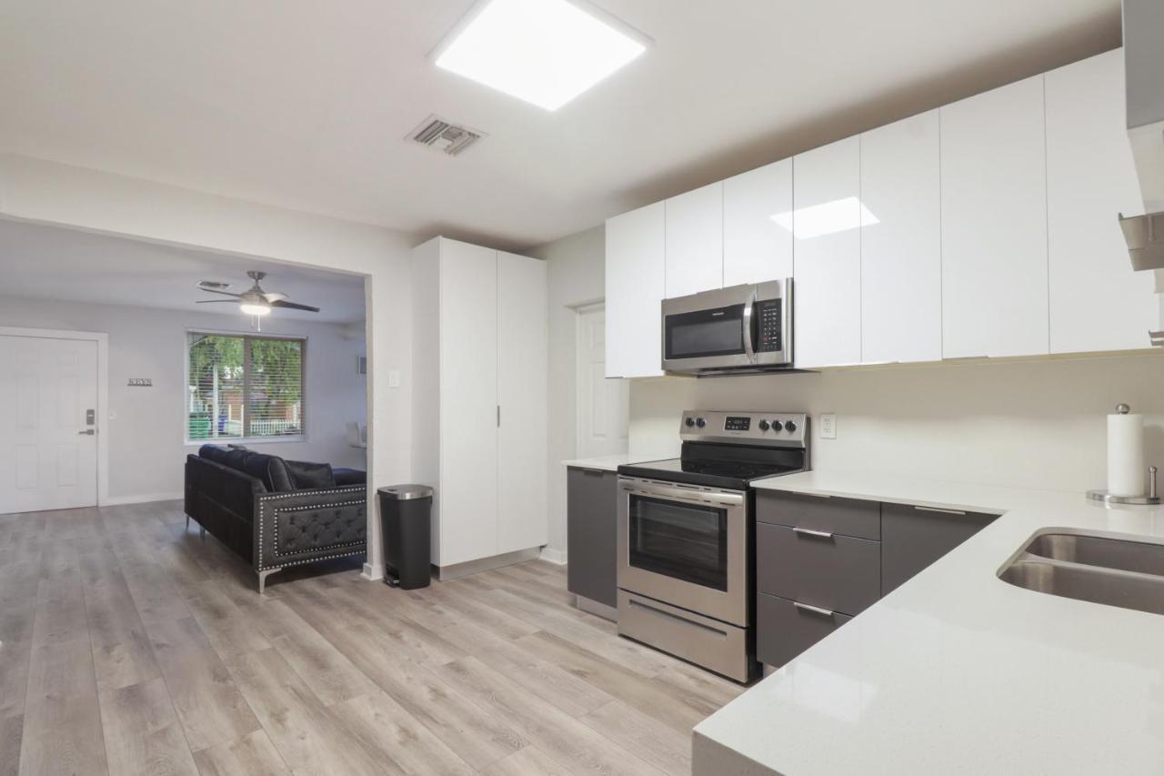 Spacious And Luxurious Centrally Located Between Miami And Ft. Lauderdale