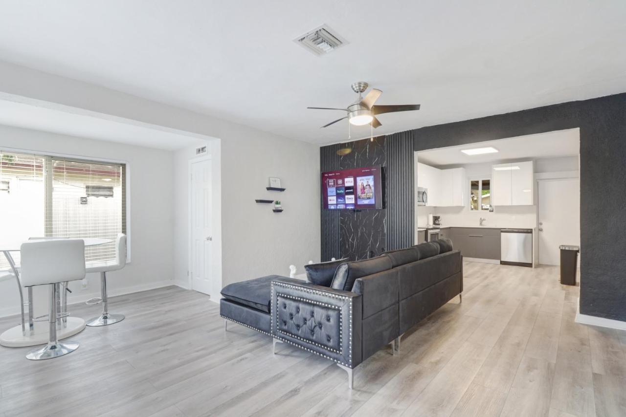 Hébergement de vacances Spacious And Luxurious Centrally Located Between Miami And Ft. Lauderdale *